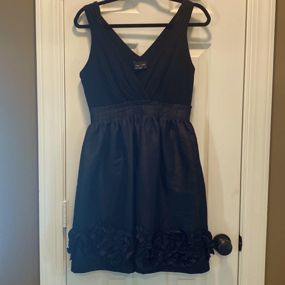 Your new little black dress with pockets